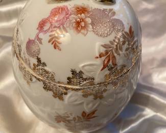 Porcelain covered dish