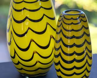 Yellow Blk Beautiful Vases