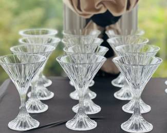 Lots of Beautiful Martini Glasses w/ all different designs