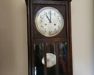 1930's Wall Clock (This is the only one in the home that is not working) Can not get it to wind. 