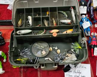 TACKLE BOX WITH LURES