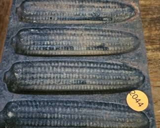 CAST IRON CORNBREAD PAN