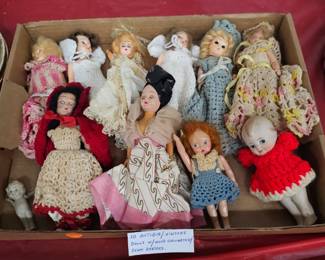 LOT OF VARIOUS DOLLS