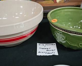 CRACKER BARRELL BOWLS