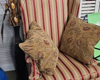 CHAIR AND PILLOWS