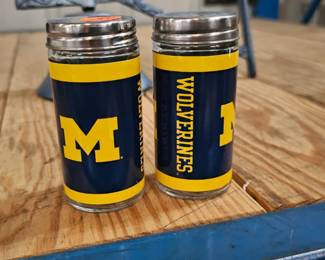 MICHIGAN WOLVERINES SALT AND PEPPER