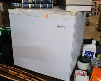 MINI REFRIGERATOR