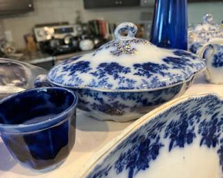 Covered serving pieces