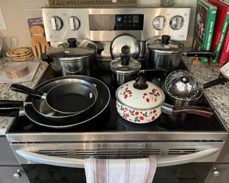 Stainless cookware