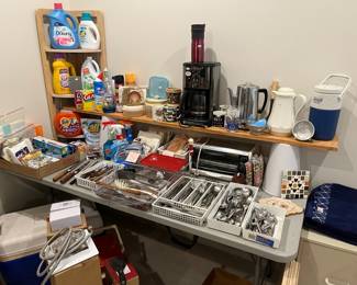 More kitchenware and cleaning supplies