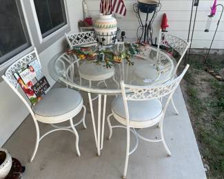 5 pc iron patio set