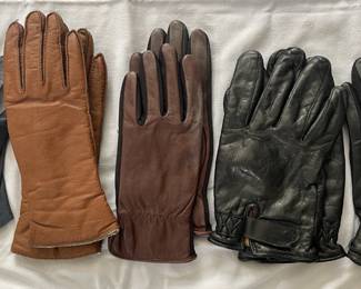 Assorted leather womens gloves