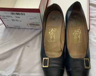 Black FerragamoCalvinafrontal view