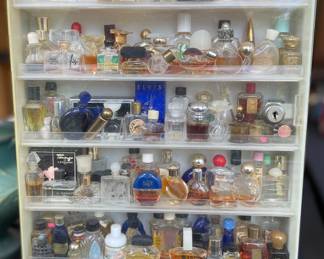 Sold as lot if we cannot get case open!