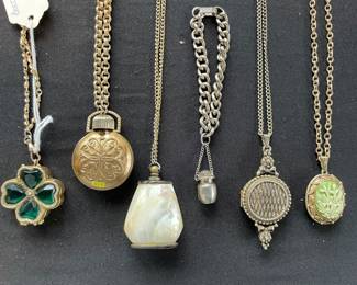 Perfume necklaces