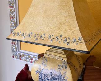 FRENCH COUNTRY LAMP - EVERYTHING LIKE NEW CONDITION