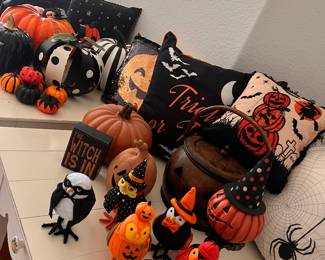 BEST HALLOWEEN DECOR RIGHT HERE!