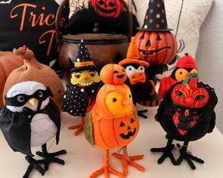 HALLOWEEN COLLECTIBLES