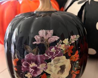 SWEET FLORAL CERAMIC PUMPKIN