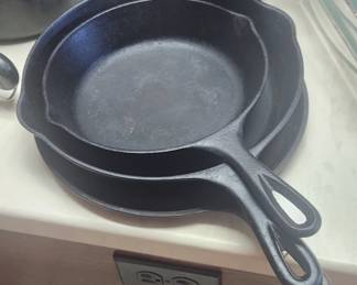 vintage cast iron skillets