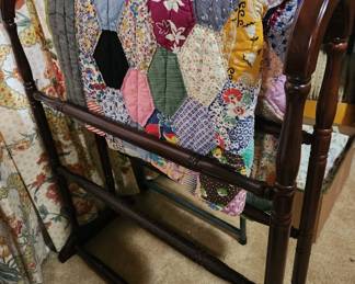 vintage quilts, quilt stand, also have quilt tops and quilt pieces