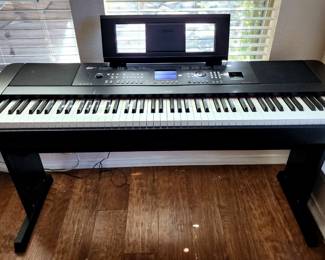 Yamaha Electric Piano DGX 650