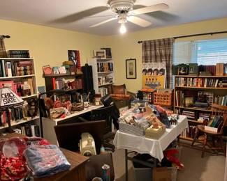Here is another bedroom chocked full of Vintage Items