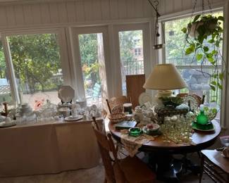 The opposite corner with the round dining room table