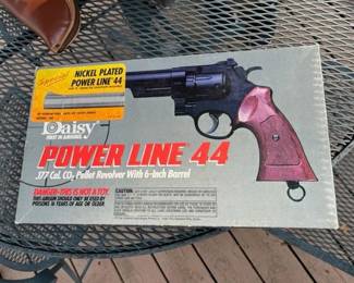 Daisy pellet gun in box