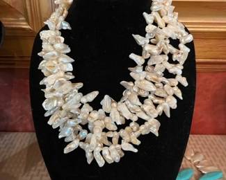 Designer Pearl necklase