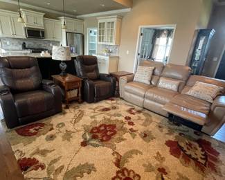 We apologize, but this area rug has been removed from the sale. Thank you for understanding. 