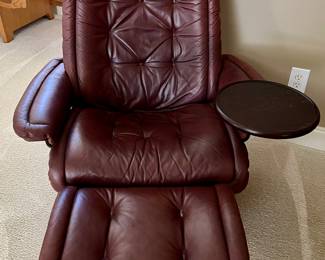 Ekornes leather chair with tray (pair)