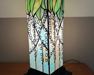 Tiffany style table lamp