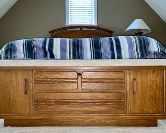 Lane cedar chest