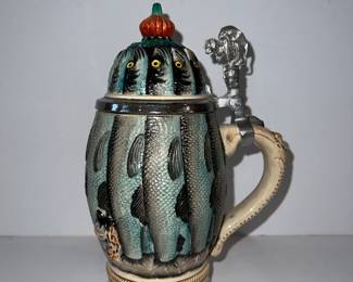 Alternate view of stein