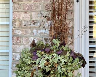 Wrought iron pedestal planter (pair)