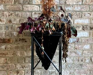 Floor pedestal planter (pair)