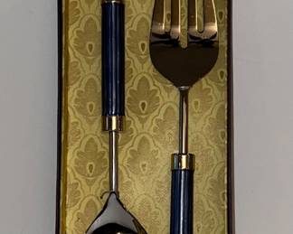 Serving utensil set