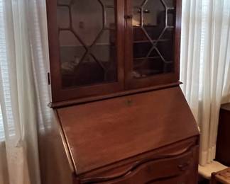 **PRE-SALE**                                                                         
Mahogany Chippendale Secretary