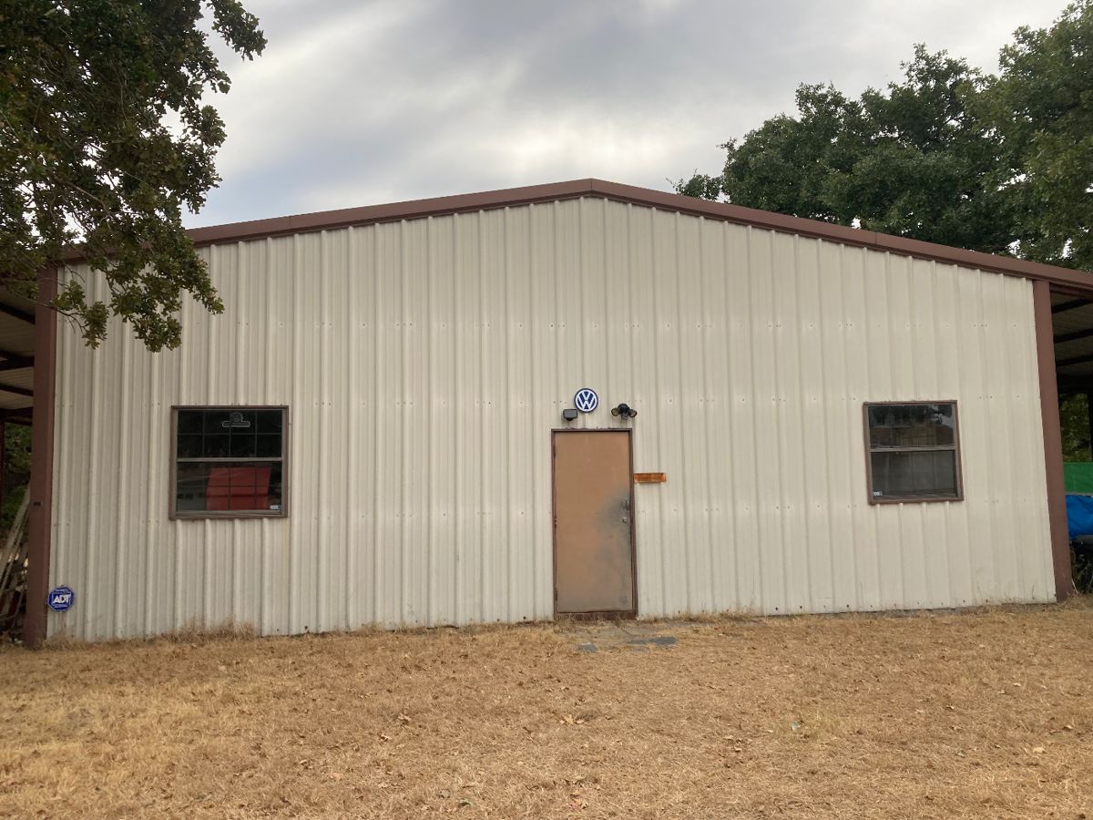 Huge warehouse/garage