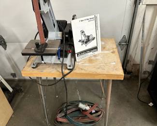 DELTA 1" Belt / 8" Disc Sander (SA180)