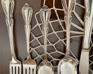 Oneida silverplate 8 place settings