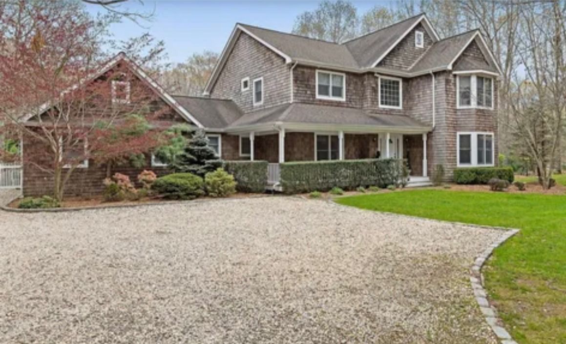 Estate sales by yasemin in Southampton, NY starts on 9/15/2023