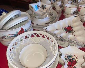 Lenox Winter Greetings Cardinal...4 Deviled Egg Trays!!!