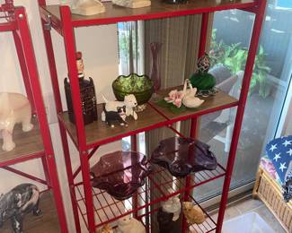 Decor and cats....Marble animal statues as well