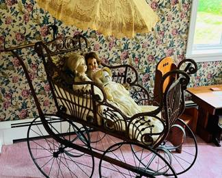Ornate Victorian doll buggy !