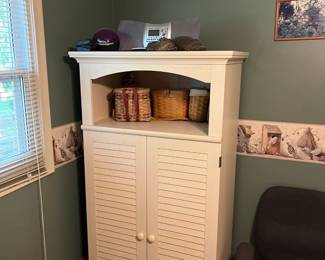 There is that amazing cabinet again