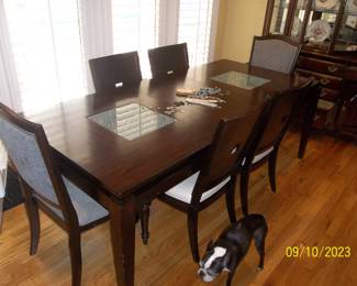 Spiga dining table and chairs