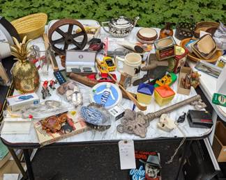 Glass measure, Franciscan refrigerator sets, giant cast key, pen and pencil set