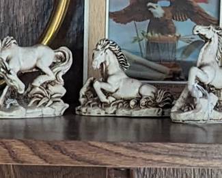 Horse statues, small